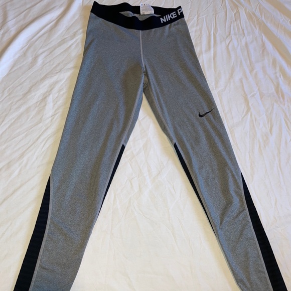 Nike Pro Leggings - Picture 3 of 3